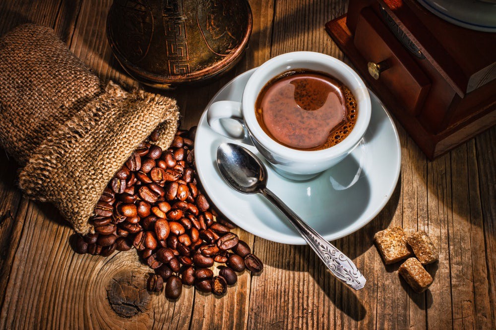 Thoái hóa khớp gối kiêng ăn gì để bệnh không nặng thêm: Cà phê không tốt cho xương khớp