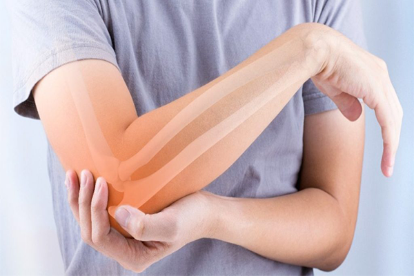 Khuỷu tay thường xuyên bị tì đè nên dễ bị tổn thương